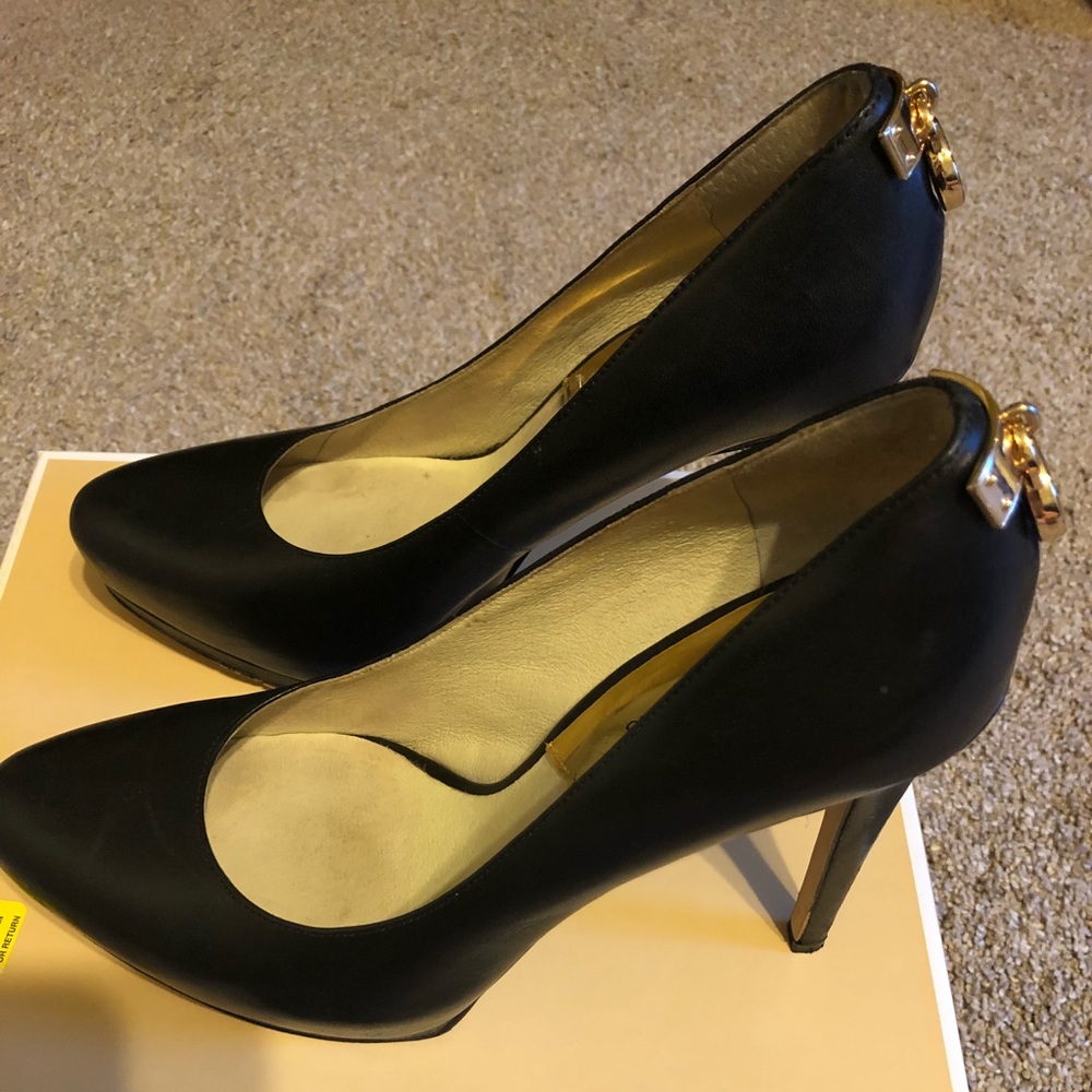Michael Kors Hamilton Pump